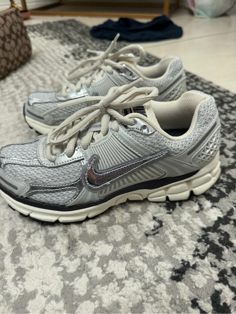 Nike Women's Zoom Vomero 5